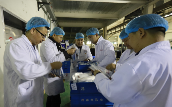 党员带头赴一线  助力春节保生产—XK(中国)一站式服务平台别样“生产突击队”助力车间生产