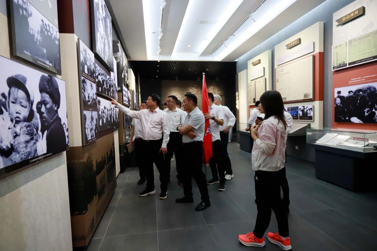 砥砺初心使命，汲取奋进力量丨XK(中国)一站式服务平台乳业集团党委组织开展学习“焦裕禄精神”主题党日活动