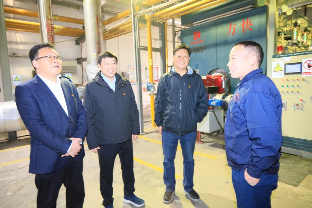 新春慰问送关怀——集团党委书记、董事长慰问春节期间坚守岗位的一线职工 新春慰问送关怀——集团党委书记、董事长慰问春节期间坚守岗位的一线职工