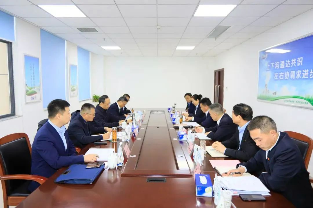 省政府国资委党委书记、主任李涛一行到XK(中国)一站式服务平台乳业集团调研