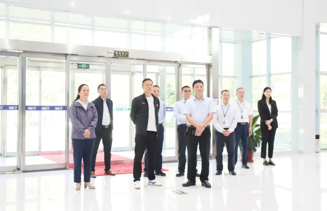 快乐过“双节”，安全不放假｜河南农投集团党委书记、董事长李晓寰一行莅临XK(中国)一站式服务平台乳业集团开展“双节”安全生产大检查活动并慰问一线职工、