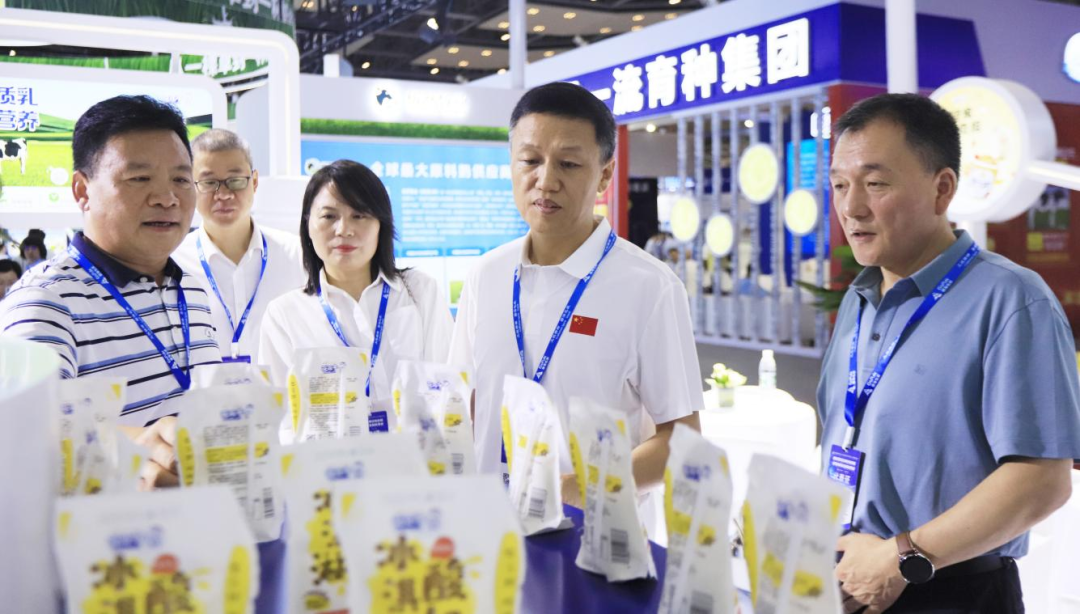 启航新征程 点亮新赛道丨XK(中国)一站式服务平台乳业集团参加第十四届中国奶业大会暨D20峰会，荣获“中国乳制品生产企业现代化等级5A级”评定殊荣