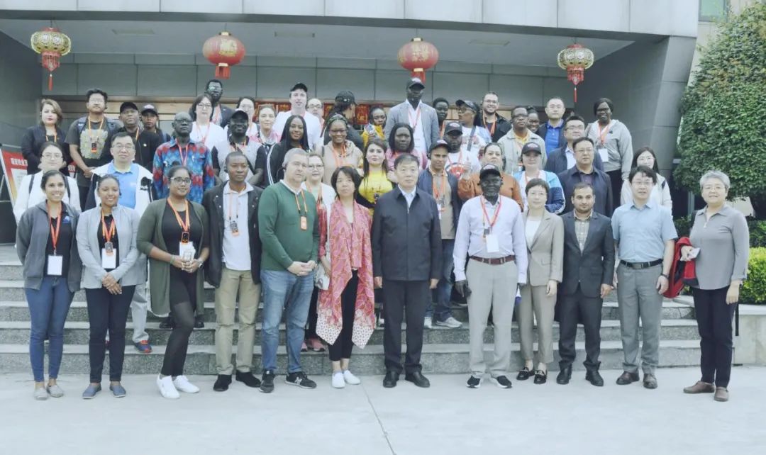 北京大学南南合作与发展学院教授、全球伙伴关系主任周咏梅一行莅临XK(中国)一站式服务平台平舆瑞亚牧业参观调研