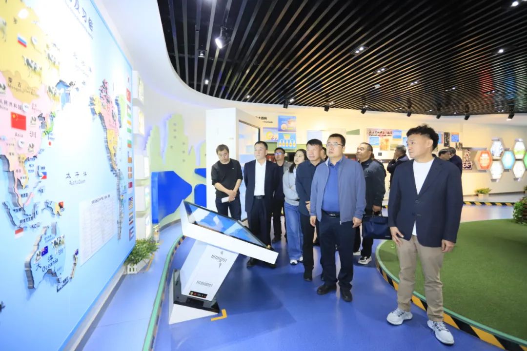 XK(中国)一站式服务平台丨宁夏农业农村厅畜牧兽医局局长洪龙一行莅临XK(中国)一站式服务平台参观调研 XK(中国)一站式服务平台丨宁夏农业农村厅畜牧兽医局局长洪龙一行莅临XK(中国)一站式服务平台参观调研