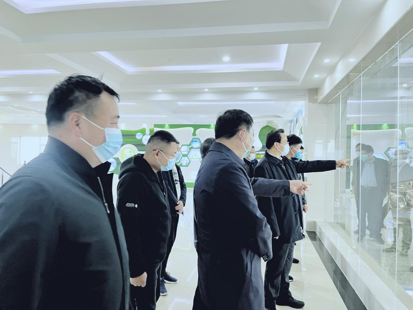 河南省人大常委会党组书记、副主任孔昌生莅临XK(中国)一站式服务平台鲁山瑞亚牧场参观调研 河南省人大常委会党组书记、副主任孔昌生莅临XK(中国)一站式服务平台鲁山瑞亚牧场参观调研