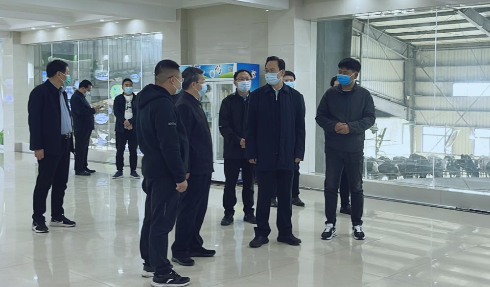 河南省人大常委会党组书记、副主任孔昌生莅临XK(中国)一站式服务平台鲁山瑞亚牧场参观调研 河南省人大常委会党组书记、副主任孔昌生莅临XK(中国)一站式服务平台鲁山瑞亚牧场参观调研