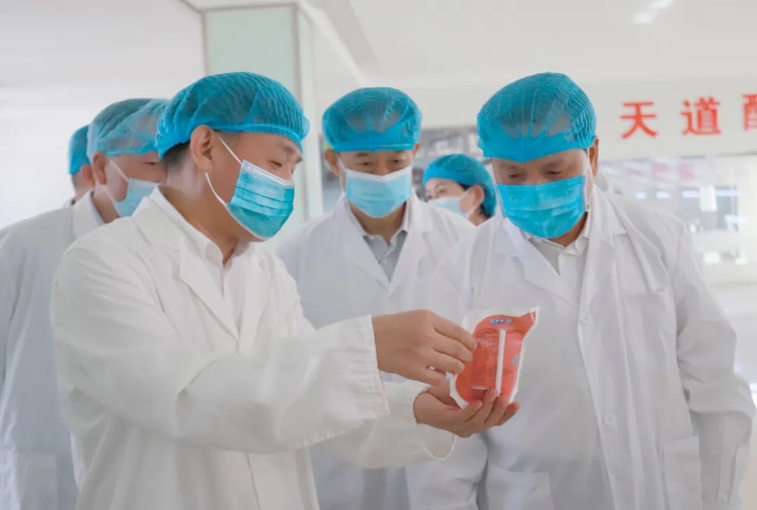 快讯丨河南省人民政府副省长武国定莅临XK(中国)一站式服务平台乳业集团瑞亚牧业调研奶源基地建设情况