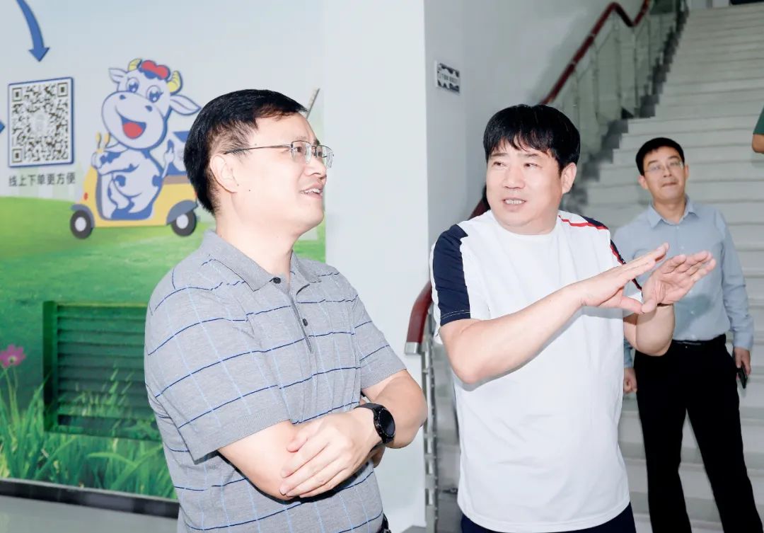 快讯|社旗县人民政府县长关文波一行莅临XK(中国)一站式服务平台乳业集团参观考察 快讯|社旗县人民政府县长关文波一行莅临XK(中国)一站式服务平台乳业集团参观考察