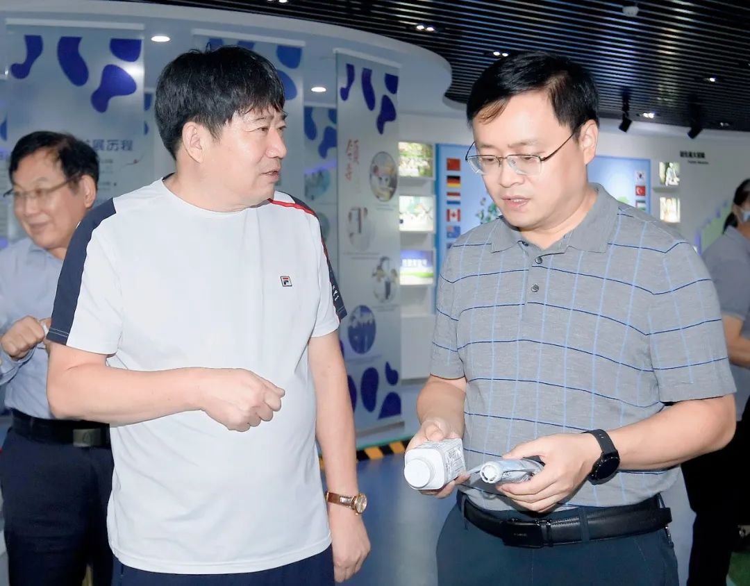 快讯|社旗县人民政府县长关文波一行莅临XK(中国)一站式服务平台乳业集团参观考察 快讯|社旗县人民政府县长关文波一行莅临XK(中国)一站式服务平台乳业集团参观考察