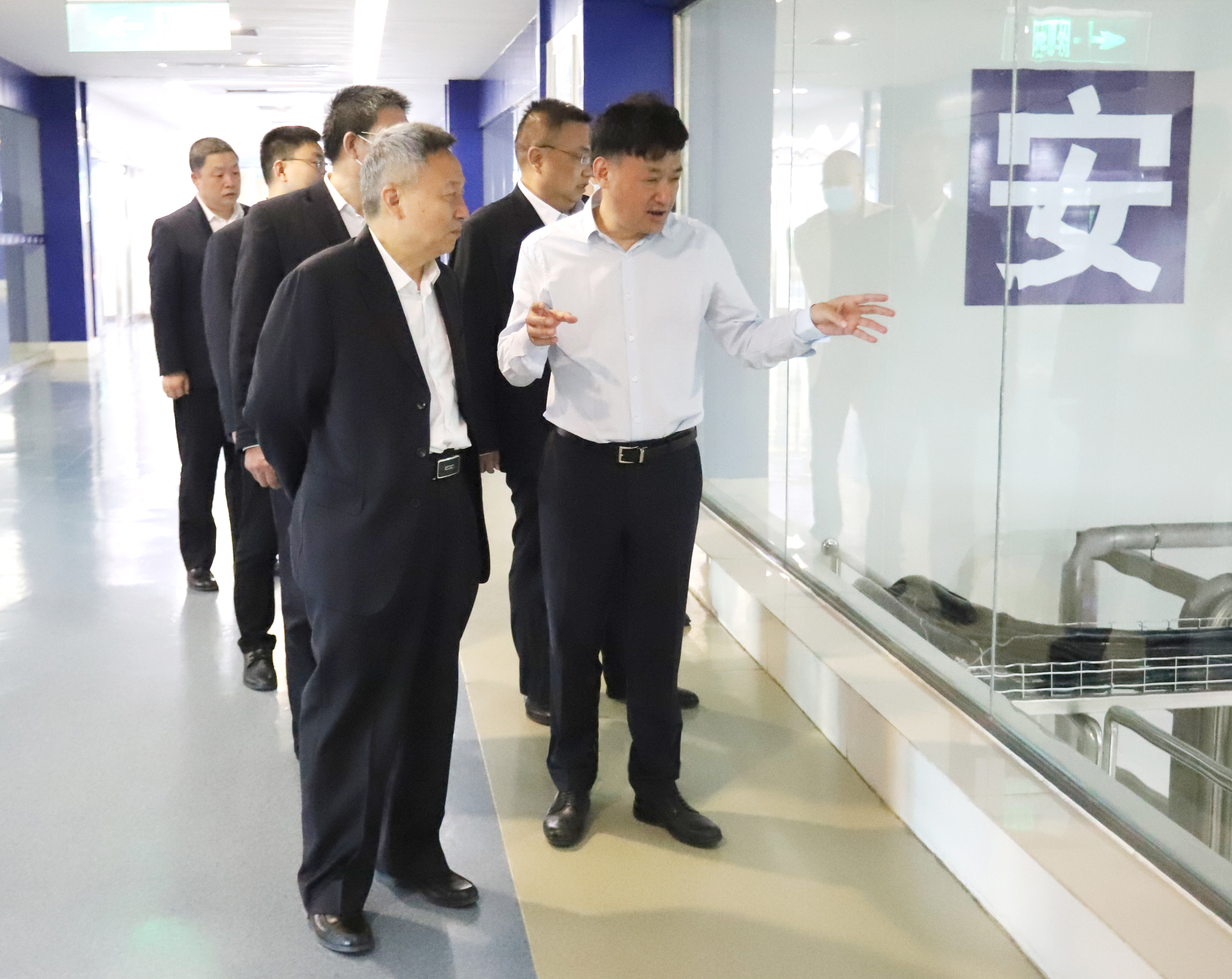 XK(中国)一站式服务平台乳业集团与国电河南新能源有限公司举行光伏项目合作开发签约仪式 XK(中国)一站式服务平台乳业集团与国电河南新能源有限公司举行光伏项目合作开发签约仪式