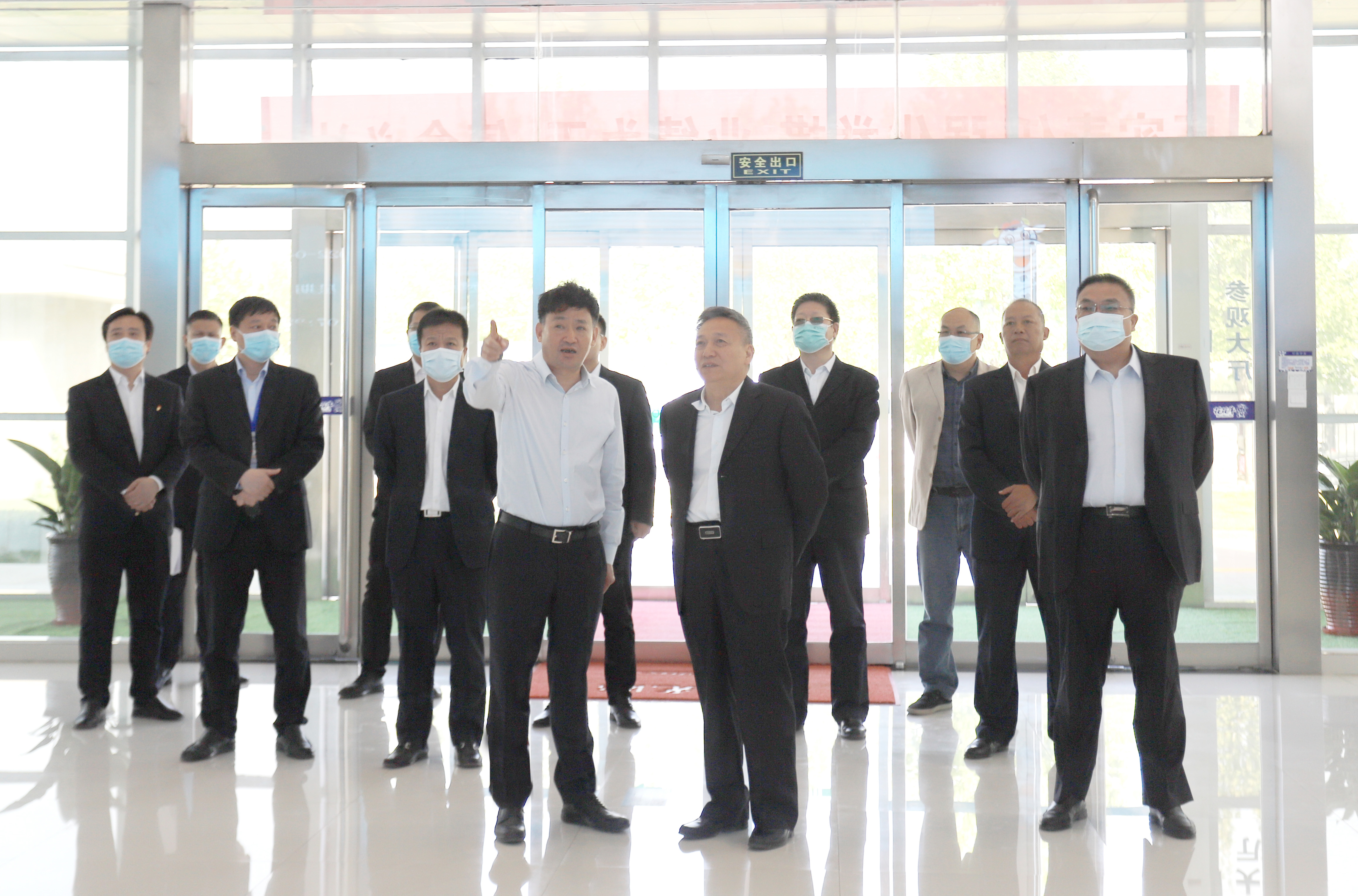 XK(中国)一站式服务平台乳业集团与国电河南新能源有限公司举行光伏项目合作开发签约仪式 XK(中国)一站式服务平台乳业集团与国电河南新能源有限公司举行光伏项目合作开发签约仪式