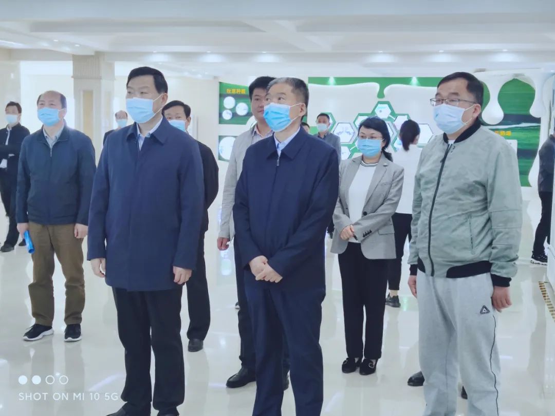 平顶山市人大常委会主任张明新莅临 XK(中国)一站式服务平台鲁山瑞亚参观调研