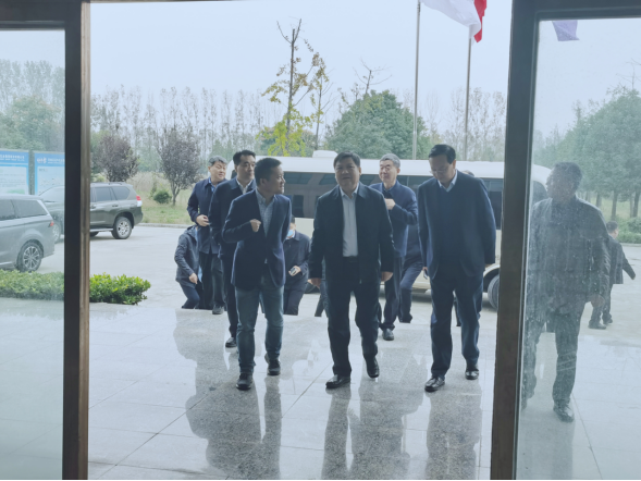 驻马店市委书记鲍常勇一行莅临XK(中国)一站式服务平台平舆瑞亚和新蔡瑞亚调研