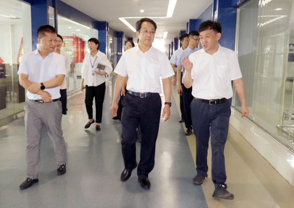 河南省高级人民法院院长胡道才一行莅临XK(中国)一站式服务平台乳业集团开展“万人助万企”活动 助力企业发展 河南省高级人民法院院长胡道才一行莅临XK(中国)一站式服务平台乳业集团开展“万人助万企”活动 助力企业发展