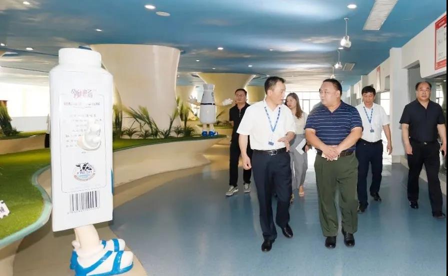 快讯 | 河南省人民政府食品安全委员会办公室第三批食品安全示范区验收组领导莅临XK(中国)一站式服务平台乳业集团验收食品安全示范区建设情况 快讯 | 河南省人民政府食品安全委员会办公室第三批食品安全示范区验收组领导莅临XK(中国)一站式服务平台乳业集团验收食品安全示范区建设情况
