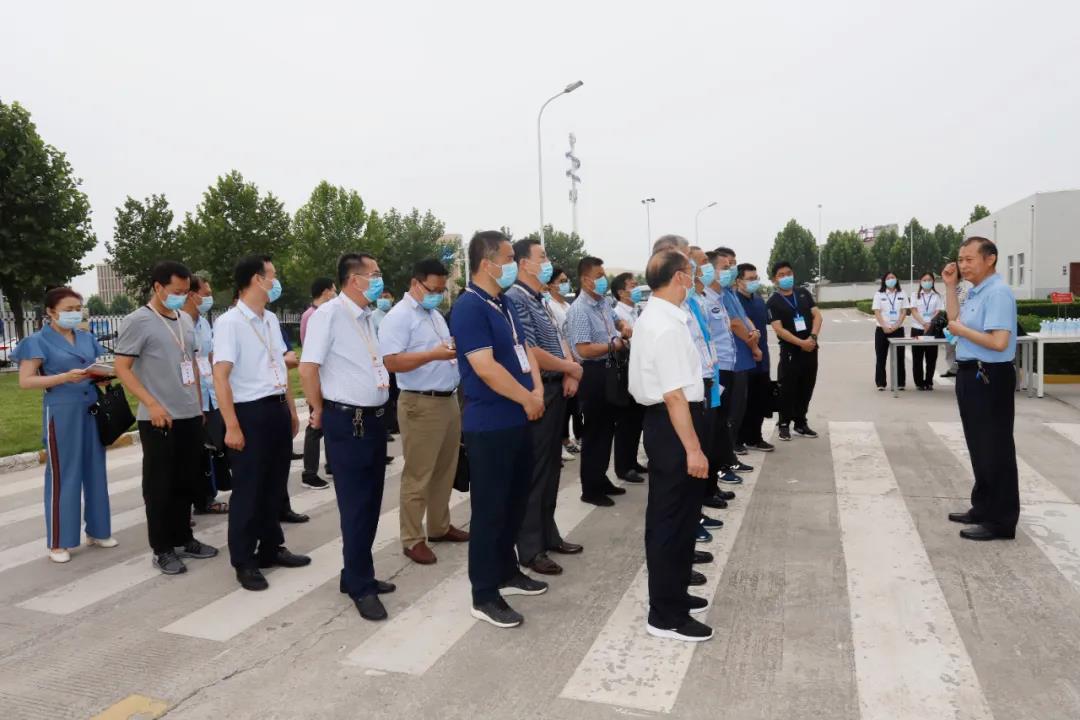 郑州市安全生产双重预防体系建设现场观摩会在XK(中国)一站式服务平台乳业集团郑州分公司召开 郑州市安全生产双重预防体系建设现场观摩会在XK(中国)一站式服务平台乳业集团郑州分公司召开