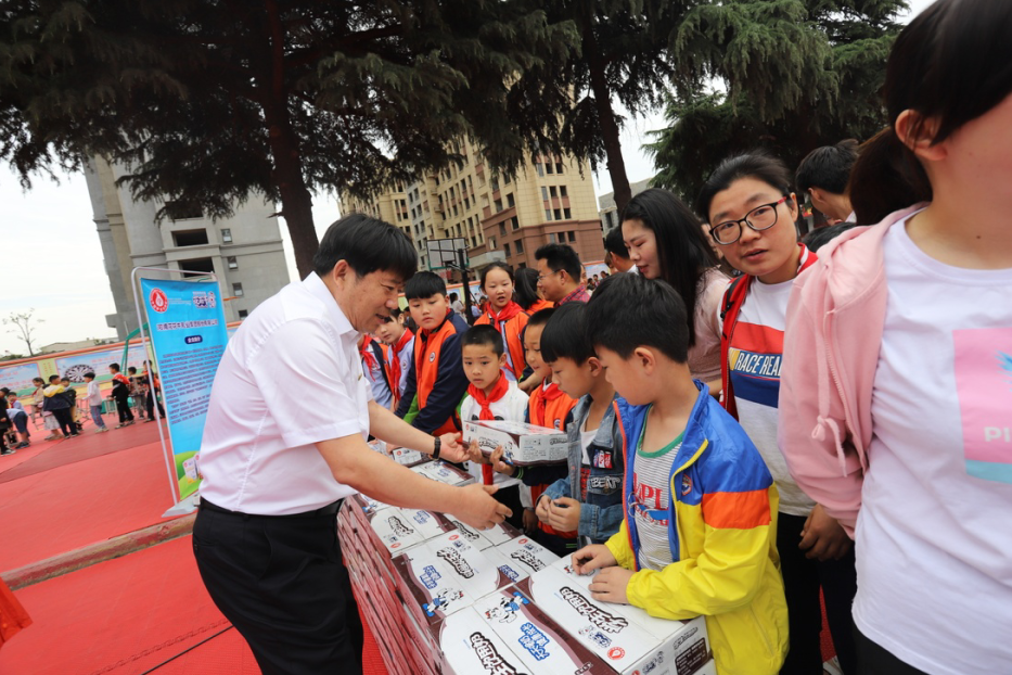 XK(中国)一站式服务平台|六一关爱儿童，让爱洒满人间