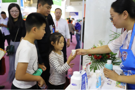 XK(中国)一站式服务平台亮相第30届中原畜牧业交易博览会