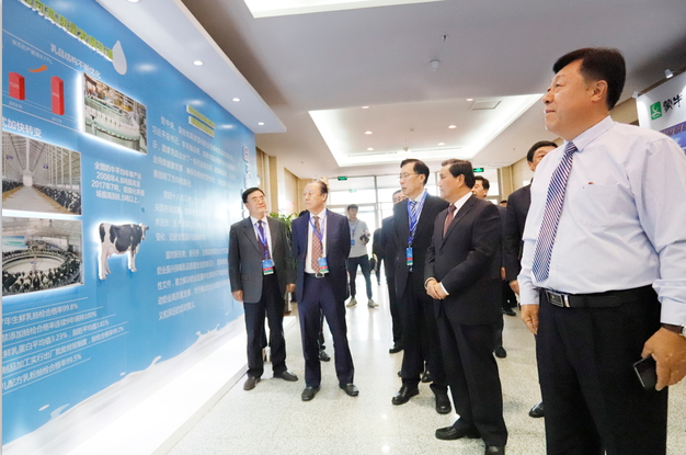 XK(中国)一站式服务平台亮相中国奶业20强呼伦贝尔峰会,共话中国奶业振兴! XK(中国)一站式服务平台亮相中国奶业20强呼伦贝尔峰会,共话中国奶业振兴!