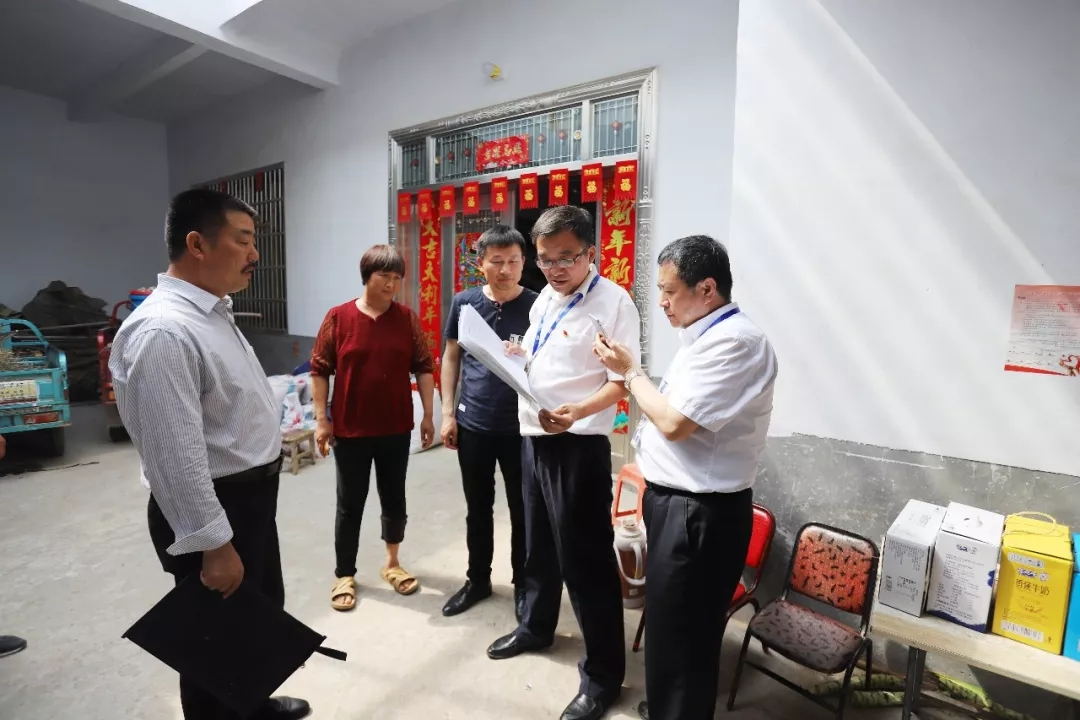 XK(中国)一站式服务平台乳业集团走访慰问贫困户 结对帮扶暖人心