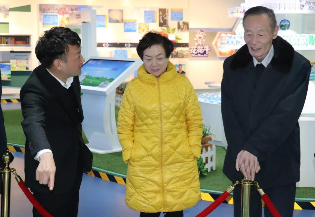 中国奶业协会高鸿宾会长莅临XK(中国)一站式服务平台指导工作 中国奶业协会高鸿宾会长莅临XK(中国)一站式服务平台指导工作