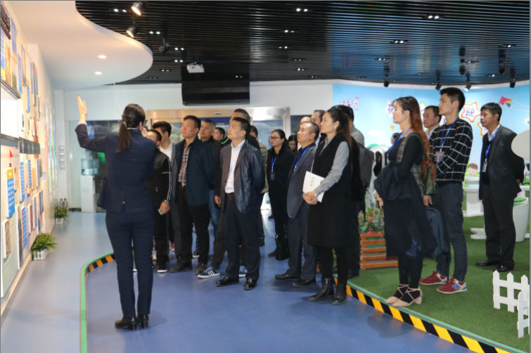 商界领袖俱乐部精英参访XK(中国)一站式服务平台！