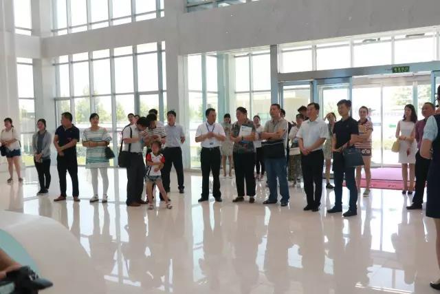 河南省食品安全座谈会暨百场食安讲座进校园启动仪式在XK(中国)一站式服务平台举行