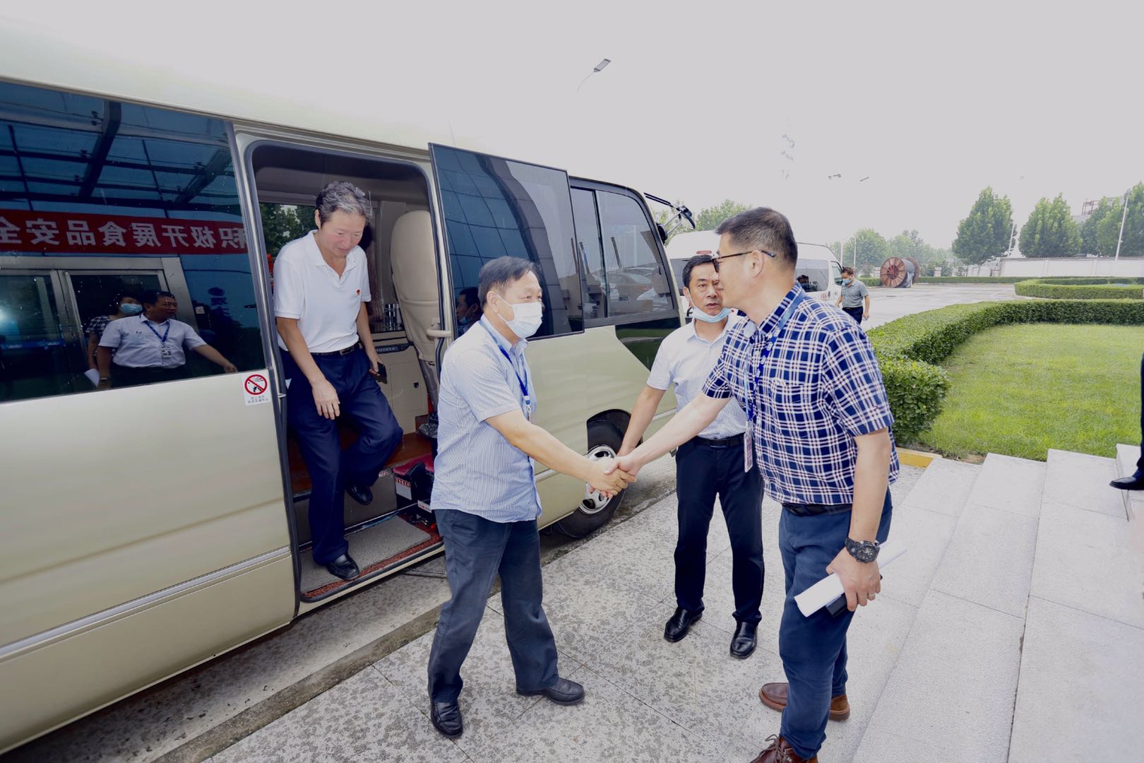 快讯|郑州市人大代表莅临河南XK(中国)一站式服务平台乳业集团参观调研