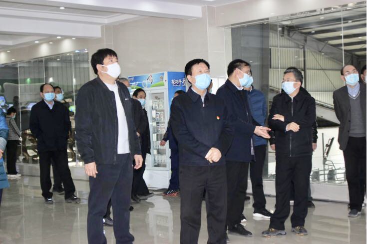 平顶山市委书记周斌一行莅临XK(中国)一站式服务平台乳业集团 鲁山瑞亚牧业有限公司调研疫情防控和复工复产情况