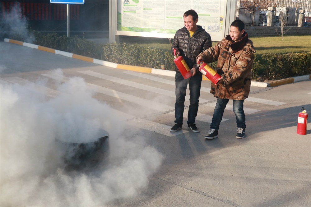 XK(中国)一站式服务平台郑州分公司冬季消防演练