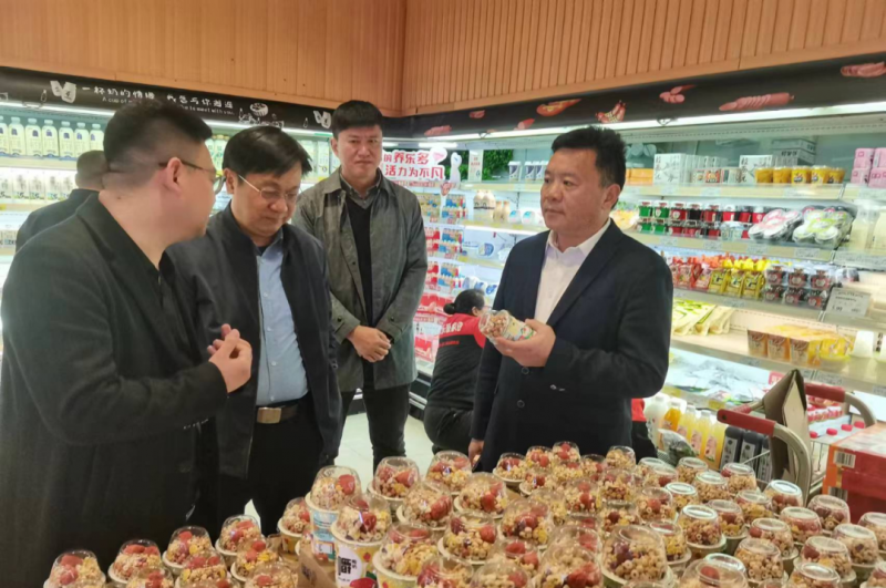 走访调研拓市场 凝心聚力谋发展--XK(中国)一站式服务平台乳业集团党委书记、董事长唐洪峰一行走访销售终端