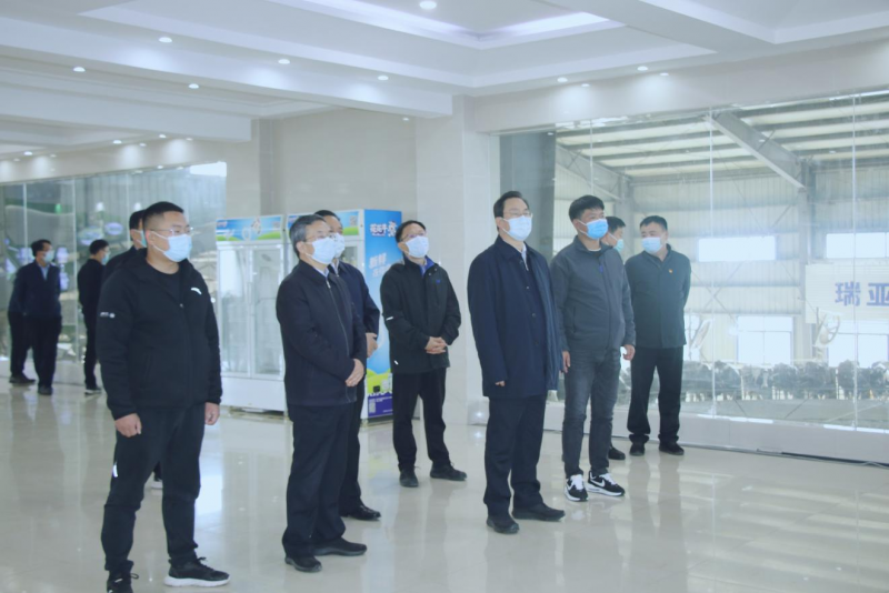 河南省人大常委会党组书记、副主任孔昌生莅临XK(中国)一站式服务平台鲁山瑞亚牧场参观调研