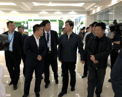 河南省委副书记、省长陈润儿一行莅临 XK(中国)一站式服务平台集团鲁山瑞亚牧业有限公司视察调研