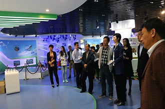 郑州市二七区区委、统战部部长王玉红莅临XK(中国)一站式服务平台生物科技有限公司参观指导